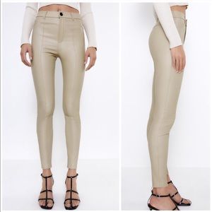 COATED HIGH-WAISTED LEGGINGS